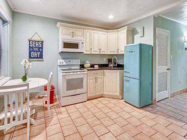On Beach Treasure Island Vacation Home 6 Bedrooms Sleeps 24