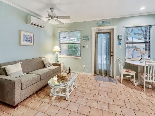 On Beach Treasure Island Vacation Home 6 Bedrooms Sleeps 24