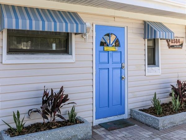 On Beach Treasure Island Vacation Home 6 Bedrooms Sleeps 24