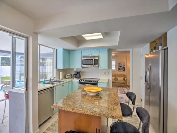 Cape Coral 3 Bedroom Home with Private Pool & Lanai