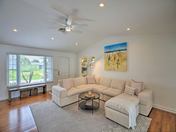 Cape Coral 3 Bedroom Home with Private Pool & Lanai