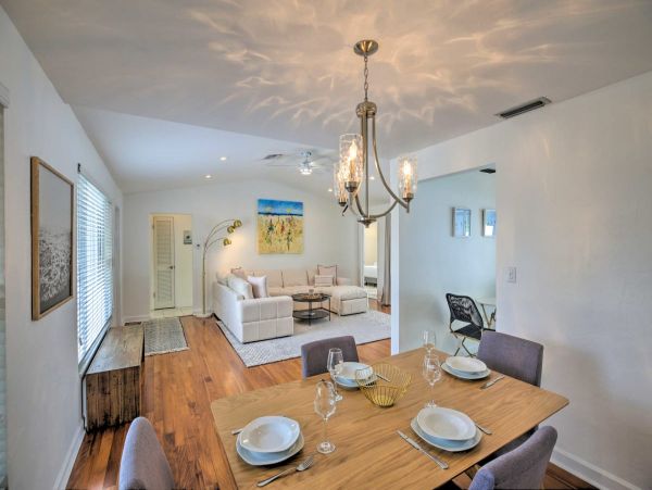 Cape Coral 3 Bedroom Home with Private Pool & Lanai