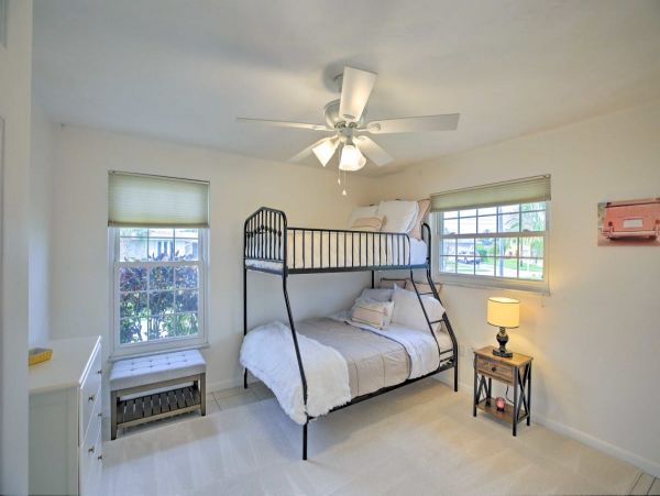 Cape Coral 3 Bedroom Home with Private Pool & Lanai