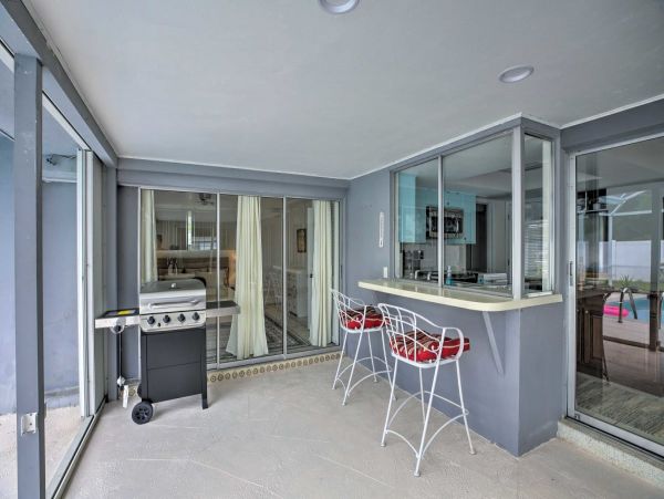 Cape Coral 3 Bedroom Home with Private Pool & Lanai
