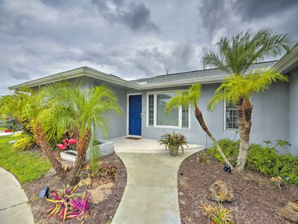 Cape Coral 3 Bedroom Home with Private Pool & Lanai