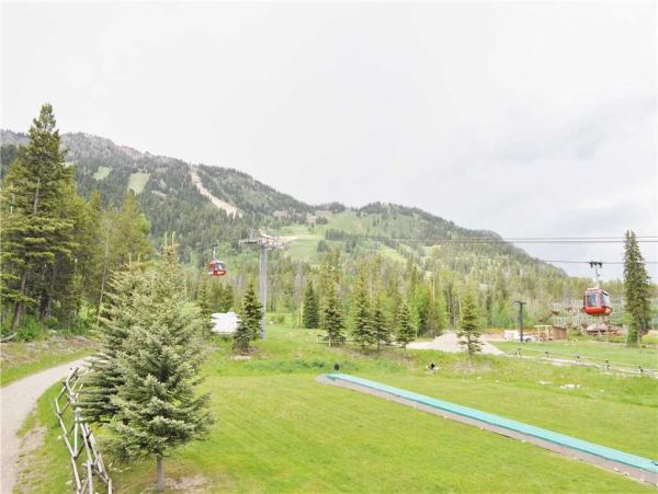 Steps to the Gondola Vacation Rental in Jackson Hole