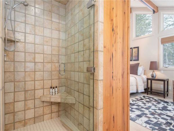 Master Bathroom Walk In Shower