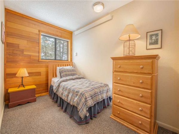 Single Twin Bedroom- Master Level