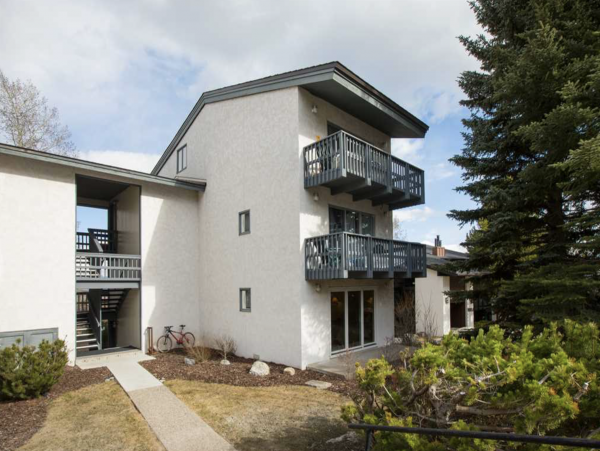 Three Bedroom Mountain View Townhome in Teton Village