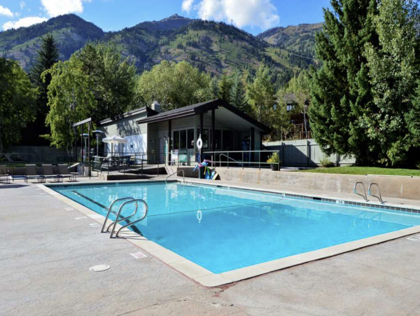 Three Bedroom Mountain View Townhome in Teton Village