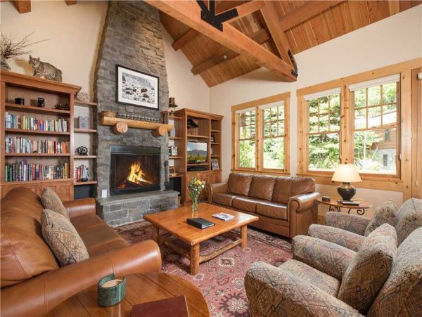Living Room w/ Fireplace