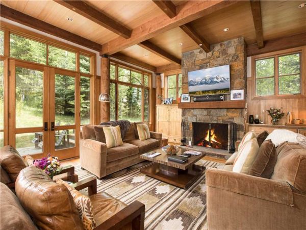 Living Room w/ Fireplace