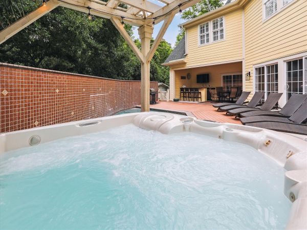Walk to Beach Vacation Home in Hilton Head Six Bedrooms