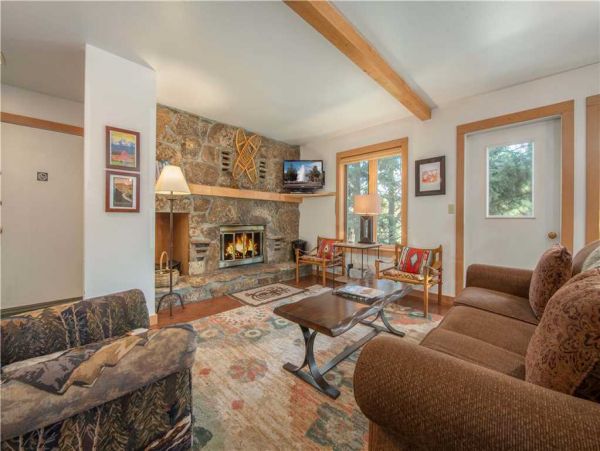 Two Bedroom Comfortable Mountain Retreat in Teton Village