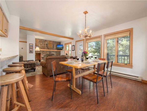 Two Bedroom Comfortable Mountain Retreat in Teton Village