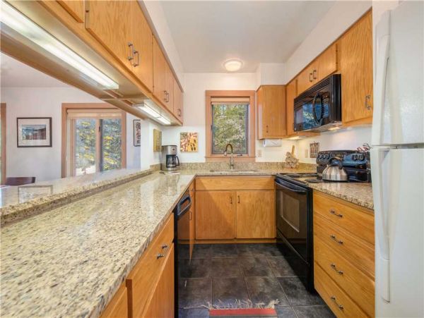 Two Bedroom Comfortable Mountain Retreat in Teton Village