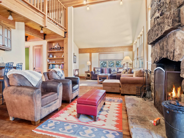 Spacious Five Bedroom Vacation Rental in Teton Village
