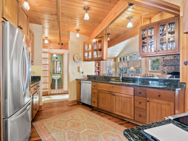 Spacious Five Bedroom Vacation Rental in Teton Village