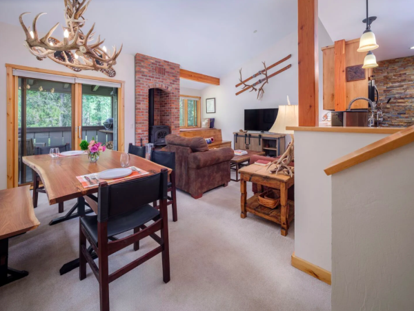 Charming 2-Bedroom +Loft Condo in Jackson Hole
