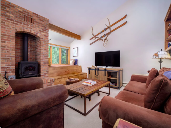 Charming 2-Bedroom +Loft Condo in Jackson Hole