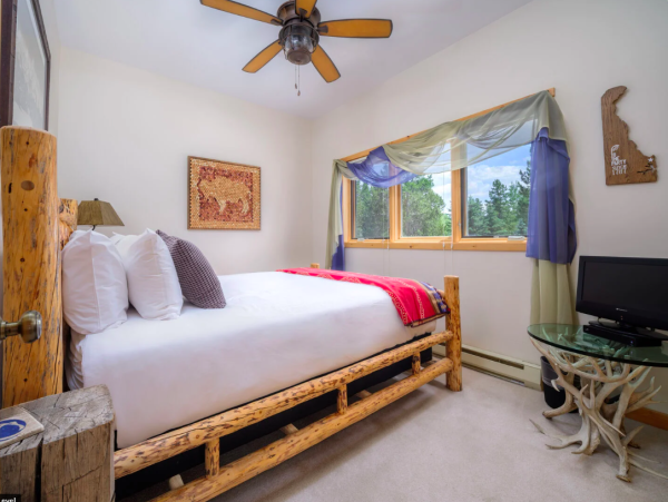Charming 2-Bedroom +Loft Condo in Jackson Hole
