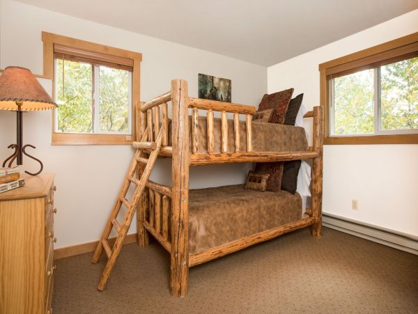 Bunk Room (Downstairs)