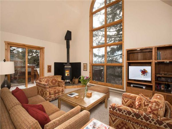 Wilson 4 Bedroom Home Ski Access