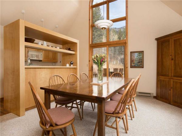 Wilson 4 Bedroom Home Ski Access