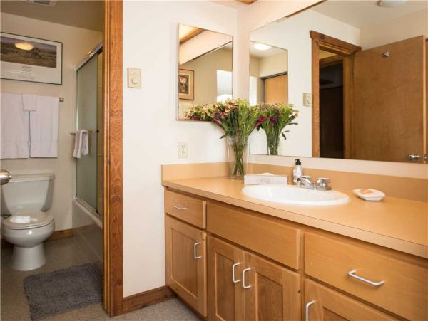 Wilson 4 Bedroom Home Ski Access