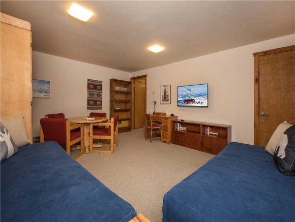 Wilson 4 Bedroom Home Ski Access