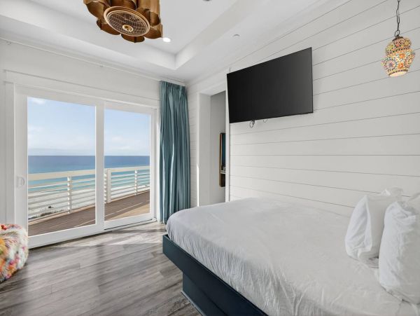 Stunning Beach Vacation Home in Panama Beach 6 Bedrooms