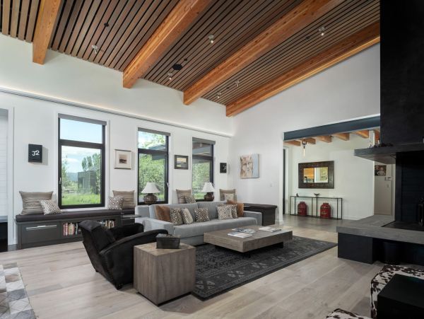 Wilson Vacation Home With Great Views Sleeps 14 Guests