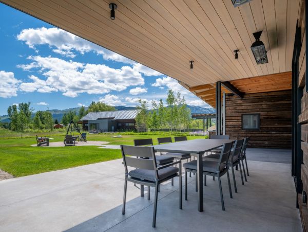 Wilson Vacation Home With Great Views Sleeps 14 Guests