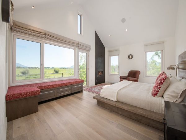 Wilson Vacation Home With Great Views Sleeps 14 Guests