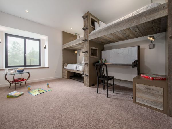 Wilson Vacation Home With Great Views Sleeps 14 Guests