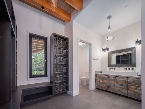Wilson Vacation Home With Great Views Sleeps 14 Guests