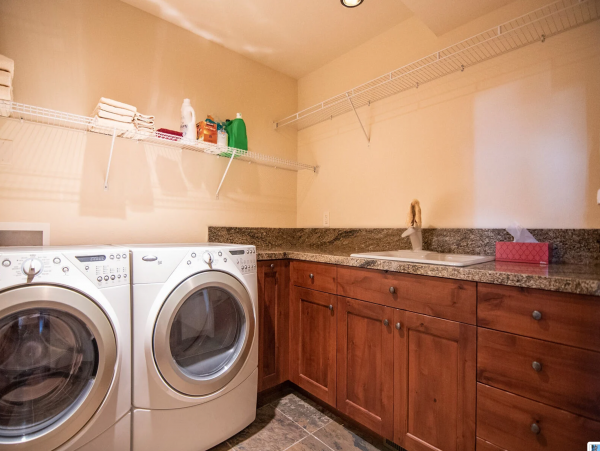 Laundry(Main Level)