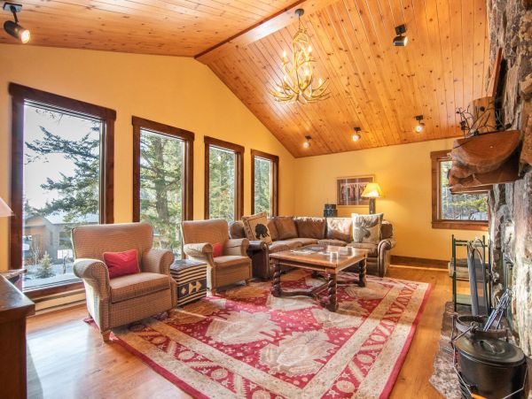 Living Room with Fireplace
