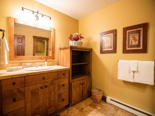 Upper Level Full Bathroom