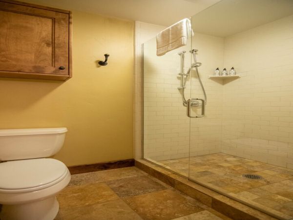 Upper Level Full Bathroom