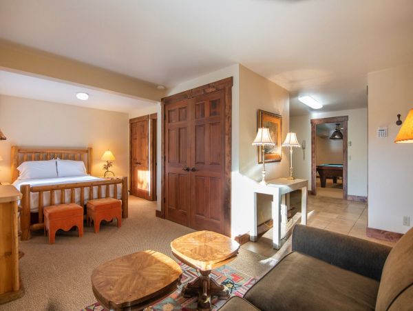 Mother-in-law Suite--Lower Level