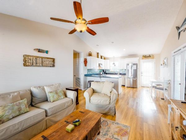 Mexico Beach Vacation Home Two Bedrooms with Pool