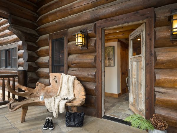Luxury Log Cabin Style Vacation  Residence