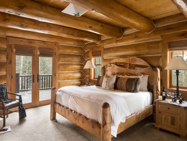Luxury Log Cabin Style Vacation  Residence