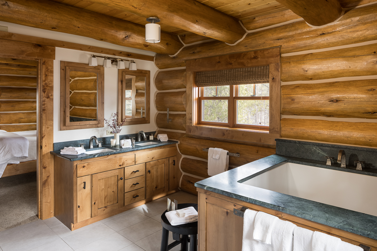 Luxury Log Cabin Style Vacation  Residence