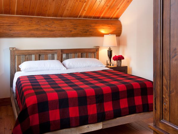 Luxury Log Cabin Style Vacation  Residence