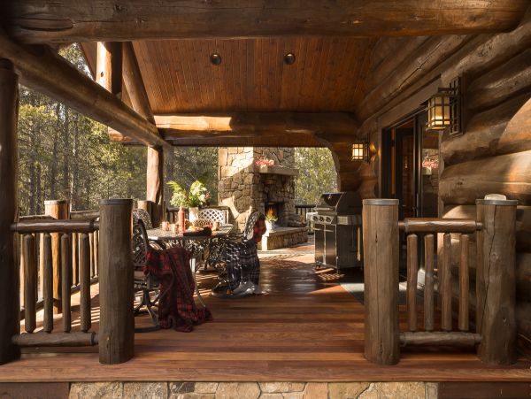 Luxury Log Cabin Style Vacation  Residence