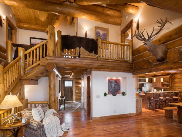 Luxury Log Cabin Style Vacation  Residence