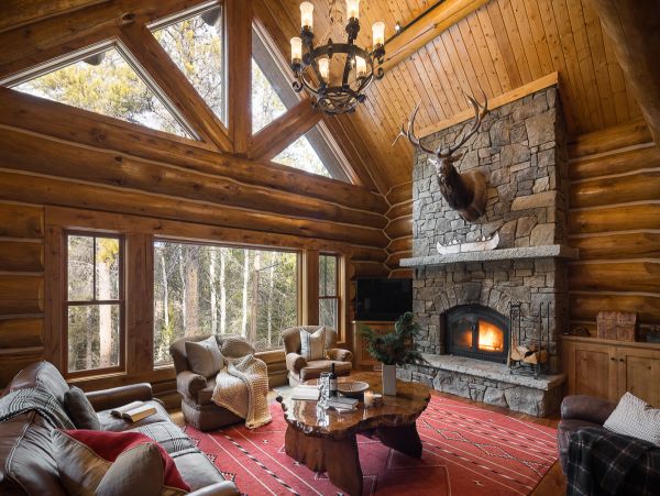 Luxury Log Cabin Style Vacation  Residence