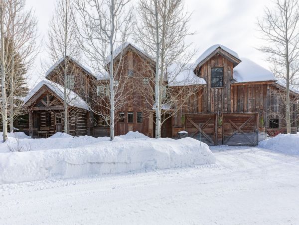 Teton Village Luxury Four Bedroom Cabin with Amazing Mountain View